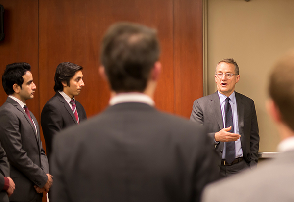 Renowned investor Howard Marks, chairman of Oaktree Capital Management, served as a guest lecturer in February for the Aaron Selber Jr. Course in Alternatives Investments.